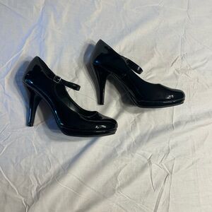 City Classified Comfort heels. Size 9